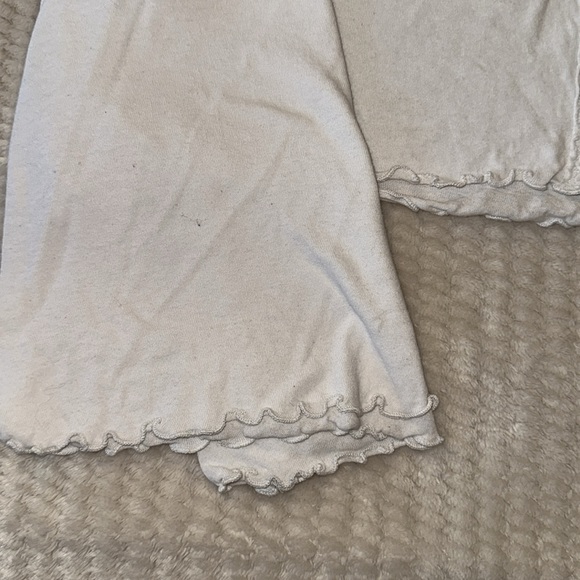 Free People White Cropped Scalloped Free Tee - Size Xtra Small - Picture 4 of 4